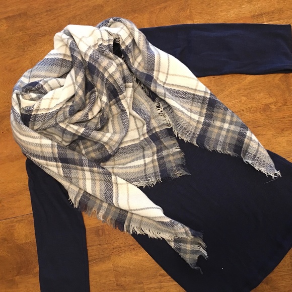NWT Plaid Blanket Scarf Wrap - Picture 4 of 6